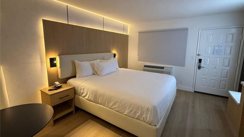 <b>MainStay Suites Room</b>. Images powered by <a href="https://iceportal.shijigroup.com/" title="IcePortal" target="_blank">IcePortal</a>.