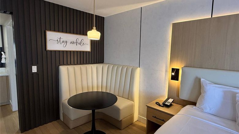 <b>MainStay Suites Room</b>. Images powered by <a href="https://iceportal.shijigroup.com/" title="IcePortal" target="_blank">IcePortal</a>.