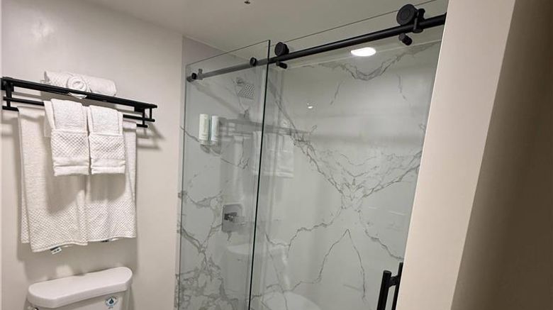 <b>MainStay Suites Room</b>. Images powered by <a href="https://iceportal.shijigroup.com/" title="IcePortal" target="_blank">IcePortal</a>.