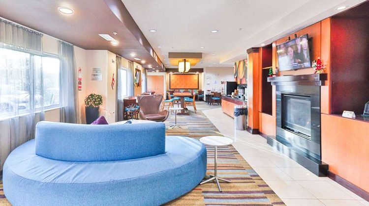 Comfort Inn & Suites Lobby