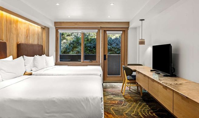 Otter Hotel Room