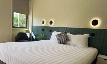 Darwin Poinciana Inn