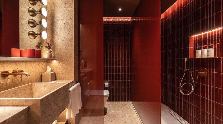 <b>Behotelisboa Room</b>. Images powered by <a href="https://iceportal.shijigroup.com/" title="IcePortal" target="_blank">IcePortal</a>.