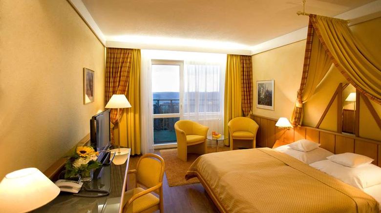 <b>Wellness-Nationalpark Hotel Schliffkopf Room</b>. Images powered by <a href="https://iceportal.shijigroup.com/" title="IcePortal" target="_blank">IcePortal</a>.