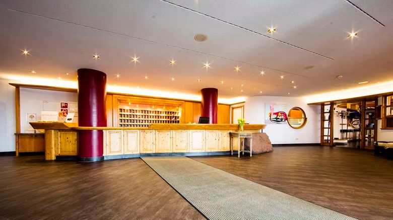 <b>Wellness-Nationalpark Hotel Schliffkopf Lobby</b>. Images powered by <a href="https://iceportal.shijigroup.com/" title="IcePortal" target="_blank">IcePortal</a>.