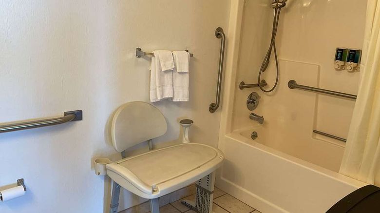 <b>Baymont by Wyndham Petoskey Room</b>. Images powered by <a href="https://iceportal.shijigroup.com/" title="IcePortal" target="_blank">IcePortal</a>.