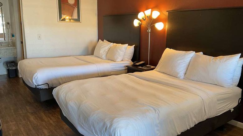 <b>Baymont by Wyndham Petoskey Room</b>. Images powered by <a href="https://iceportal.shijigroup.com/" title="IcePortal" target="_blank">IcePortal</a>.