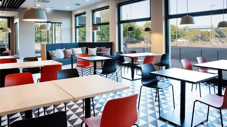 <b>ibis budget Berlin Airport Restaurant</b>. Images powered by <a href="https://iceportal.shijigroup.com/" title="IcePortal" target="_blank">IcePortal</a>.
