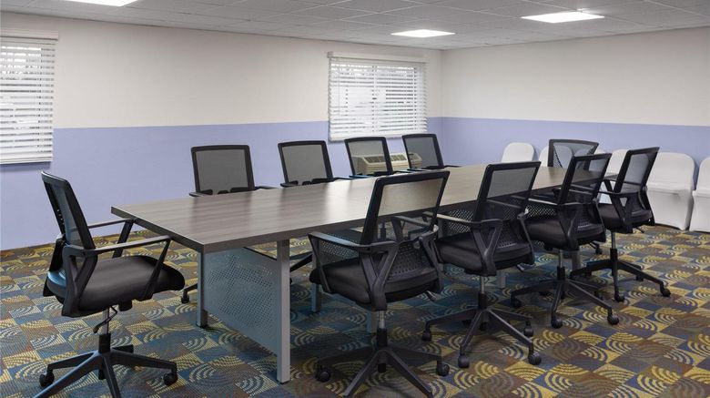 <b>Baymont by Wyndham Westampton Meeting</b>. Images powered by <a href="https://iceportal.shijigroup.com/" title="IcePortal" target="_blank">IcePortal</a>.