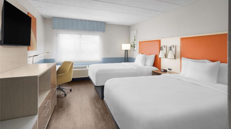 <b>Baymont by Wyndham Westampton Room</b>. Images powered by <a href="https://iceportal.shijigroup.com/" title="IcePortal" target="_blank">IcePortal</a>.