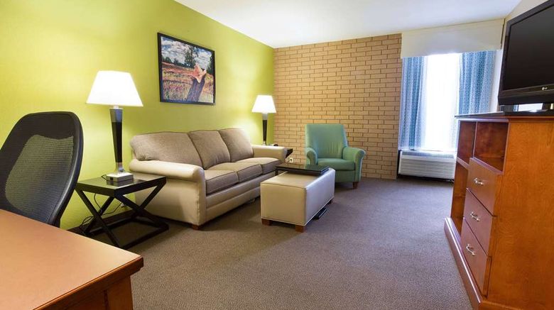 <b>Heritage Inn Suites-Trademark by Wyndham Room</b>. Images powered by <a href="https://iceportal.shijigroup.com/" title="IcePortal" target="_blank">IcePortal</a>.