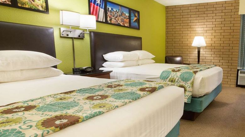 <b>Heritage Inn Suites-Trademark by Wyndham Room</b>. Images powered by <a href="https://iceportal.shijigroup.com/" title="IcePortal" target="_blank">IcePortal</a>.