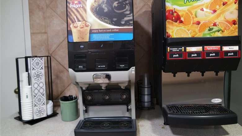 <b>Super 8 by Wyndham Savannah Other</b>. Images powered by <a href="https://iceportal.shijigroup.com/" title="IcePortal" target="_blank">IcePortal</a>.