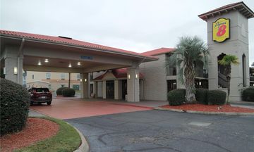 Super 8 by Wyndham Savannah