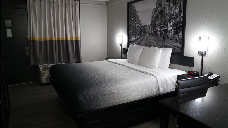 <b>Super 8 by Wyndham Savannah Room</b>. Images powered by <a href="https://iceportal.shijigroup.com/" title="IcePortal" target="_blank">IcePortal</a>.