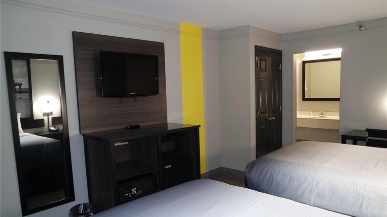 <b>Super 8 by Wyndham Savannah Room</b>. Images powered by <a href="https://iceportal.shijigroup.com/" title="IcePortal" target="_blank">IcePortal</a>.