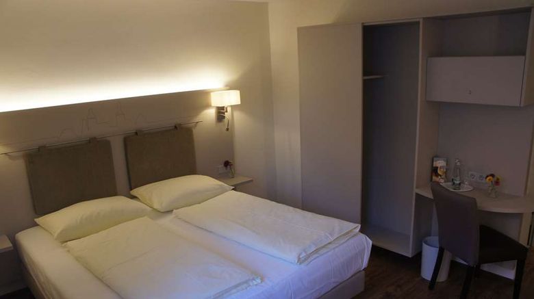 <b>Stadthotel Engel Room</b>. Images powered by <a href="https://iceportal.shijigroup.com/" title="IcePortal" target="_blank">IcePortal</a>.