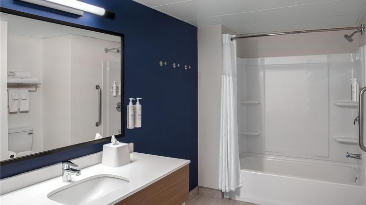Spark by Hilton St. Robert Fort Leonard Room