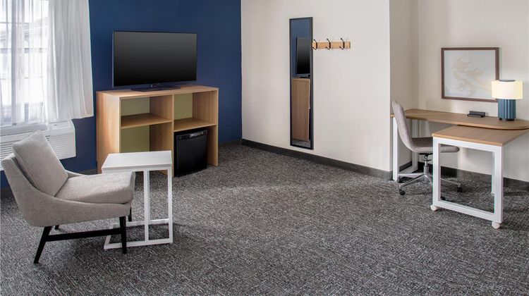 Spark by Hilton St. Robert Fort Leonard Room