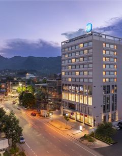 Tru by Hilton Hoa Binh City Centre