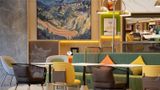 Home2 Suites Hilton KMG Chenggong Lobby