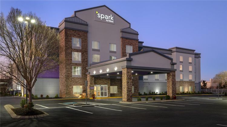 Spark by Hilton Murfreesboro Exterior