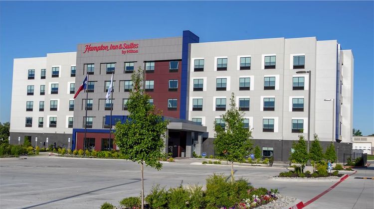 Hampton Inn and Suites Irving Hwy 183 Exterior