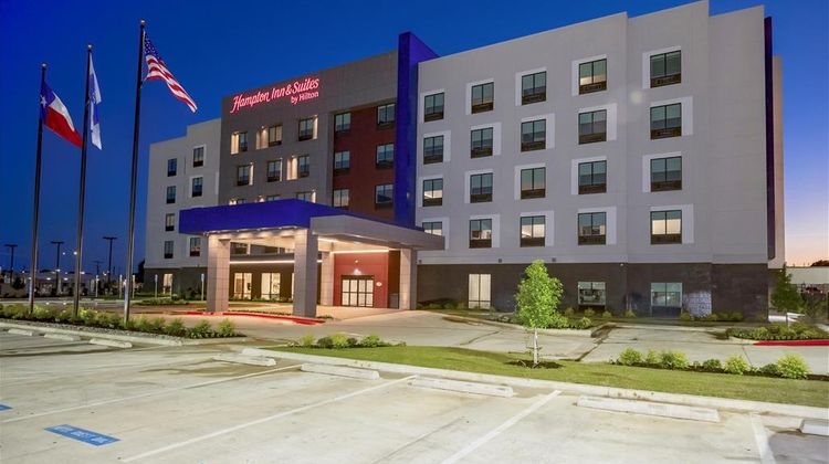 Hampton Inn and Suites Irving Hwy 183 Exterior