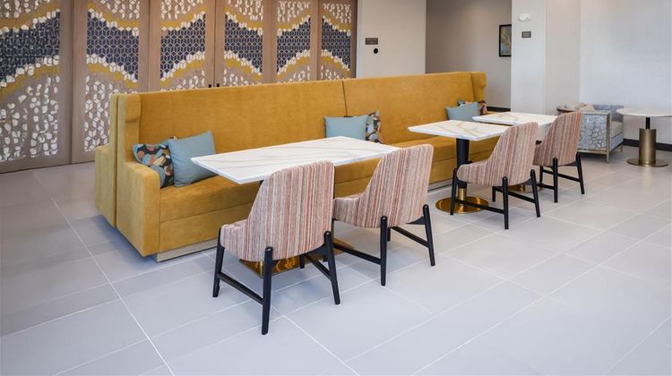 Hampton Inn and Suites Irving Hwy 183 Restaurant