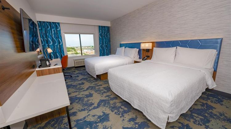 Hampton Inn and Suites Irving Hwy 183 Room
