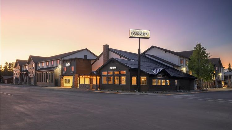 Starlite Yellowstone Exterior