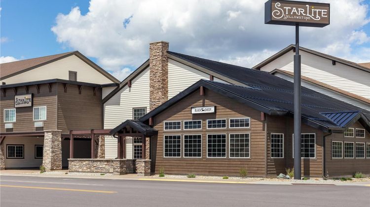 Starlite Yellowstone Exterior