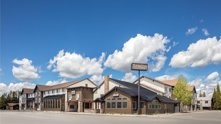 Starlite Yellowstone Exterior