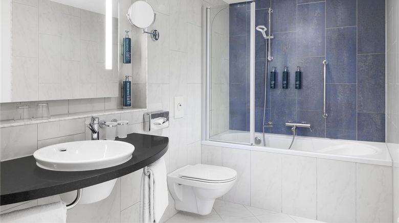<b>DoubleTree by Hilton Ljubljana Room</b>. Images powered by <a href="https://iceportal.shijigroup.com/" title="IcePortal" target="_blank">IcePortal</a>.