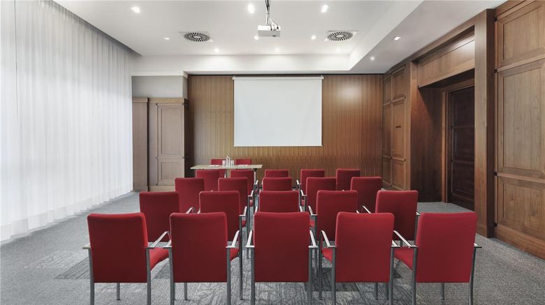 <b>DoubleTree by Hilton Ljubljana Meeting</b>. Images powered by <a href="https://iceportal.shijigroup.com/" title="IcePortal" target="_blank">IcePortal</a>.