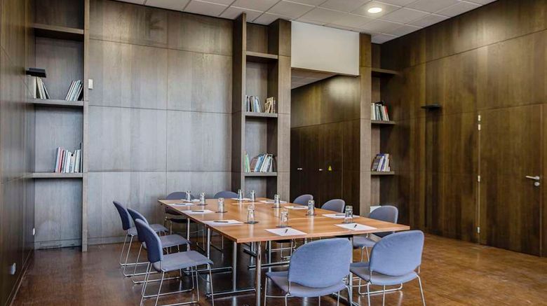 <b>Spark by Hilton Lyon Park Saone Meeting</b>. Images powered by <a href="https://iceportal.shijigroup.com/" title="IcePortal" target="_blank">IcePortal</a>.