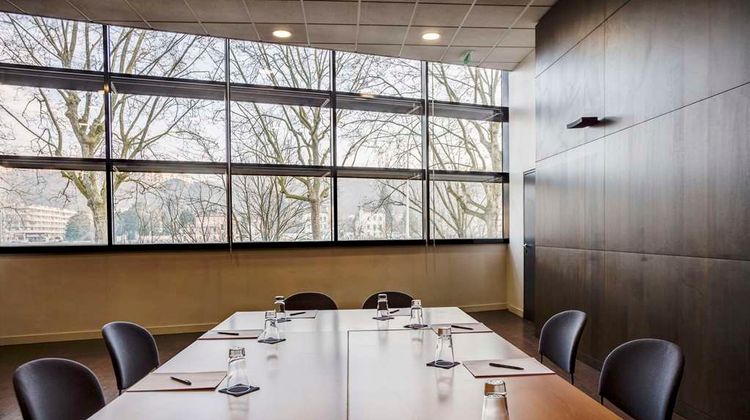 Spark by Hilton Lyon Park Saone Meeting