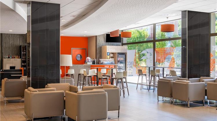 Spark by Hilton Lyon Park Saone Lobby