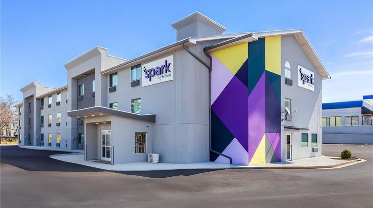 Spark by Hilton Beckley Exterior