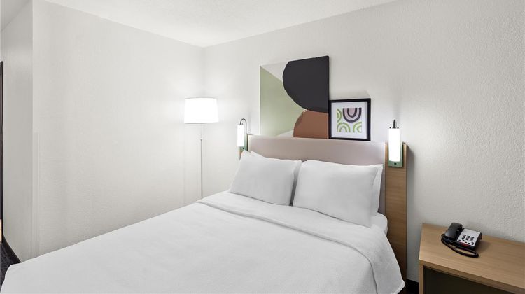Spark by Hilton Beckley Room