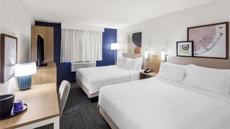 <b>Spark by Hilton Beckley Room</b>. Images powered by <a href="https://iceportal.shijigroup.com/" title="IcePortal" target="_blank">IcePortal</a>.