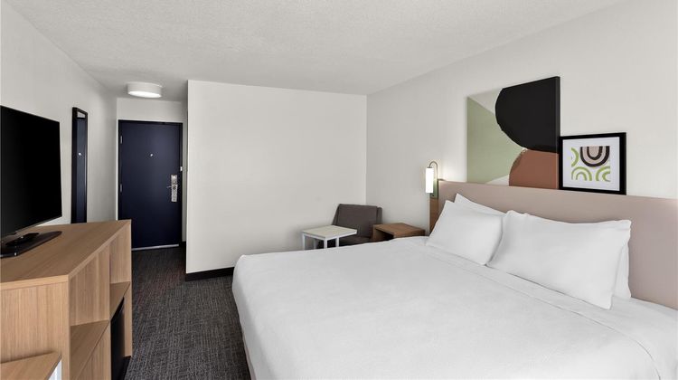 Spark by Hilton Beckley Room