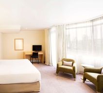 Metro Mirage Hotel Newport Room