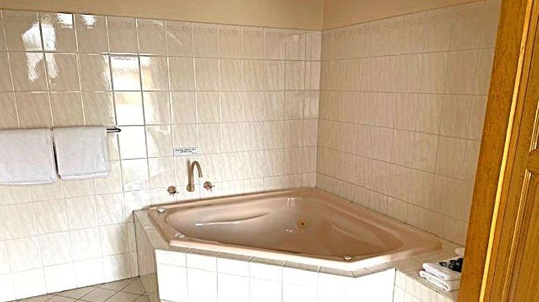 <b>Glenelg Motel Room</b>. Images powered by <a href="https://iceportal.shijigroup.com/" title="IcePortal" target="_blank">IcePortal</a>.