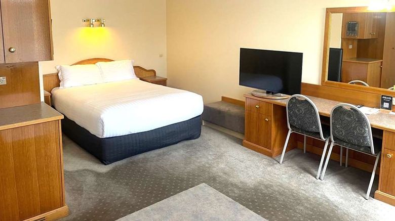 <b>Glenelg Motel Room</b>. Images powered by <a href="https://iceportal.shijigroup.com/" title="IcePortal" target="_blank">IcePortal</a>.
