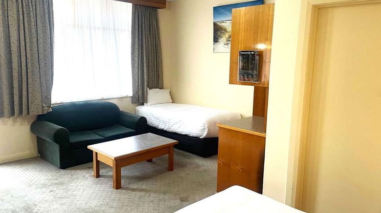<b>Glenelg Motel Room</b>. Images powered by <a href="https://iceportal.shijigroup.com/" title="IcePortal" target="_blank">IcePortal</a>.