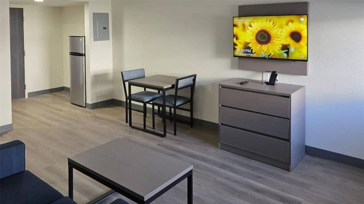 MainStay Suites Prince George Fort Lee Suite