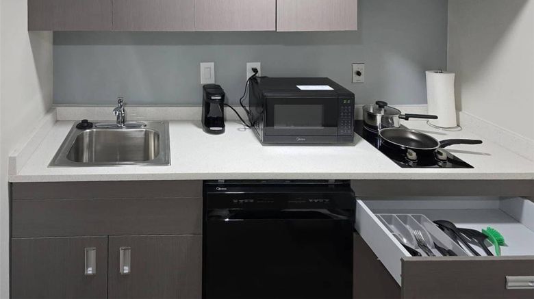 <b>MainStay Suites Prince George Fort Lee Suite</b>. Images powered by <a href="https://iceportal.shijigroup.com/" title="IcePortal" target="_blank">IcePortal</a>.