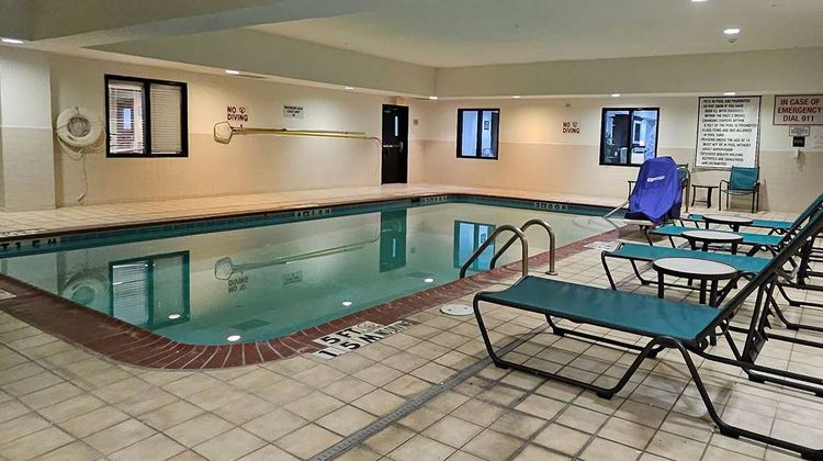 Ramada by Wyndham Burkburnett Pool