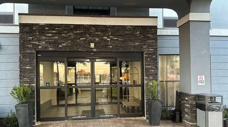 Ramada by Wyndham Burkburnett Exterior